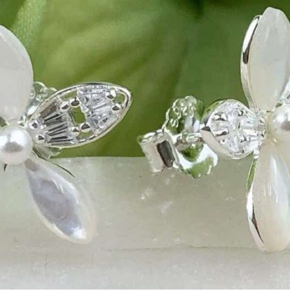 Elegant Silver Floral Earrings